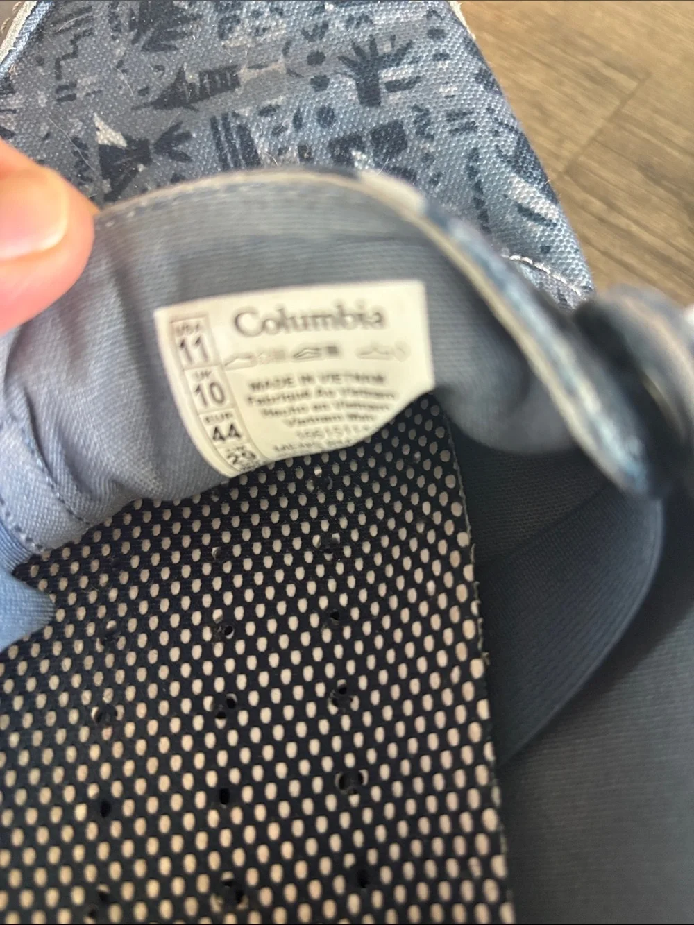 Columbia slip shoes
